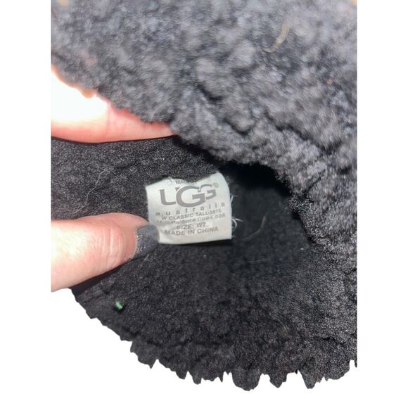 UGG Australia Classic Mid Calf Tall Black Sheepskin Boots 5815- Size 7 Preowned - Picture 8 of 8